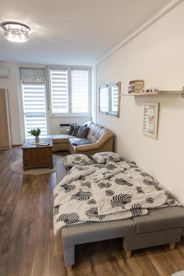 Sflower Apartman Eger Exterior photo